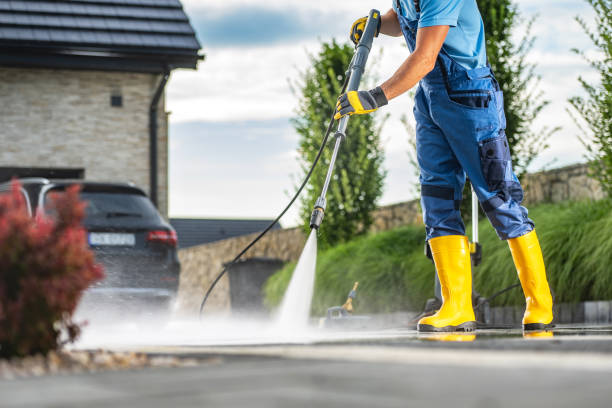 Best Pool Deck Cleaning  in Marysville, MI
